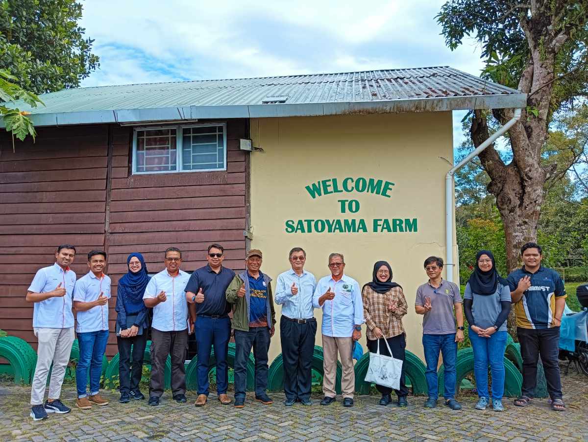 Group visit activity at Satoyama Farm